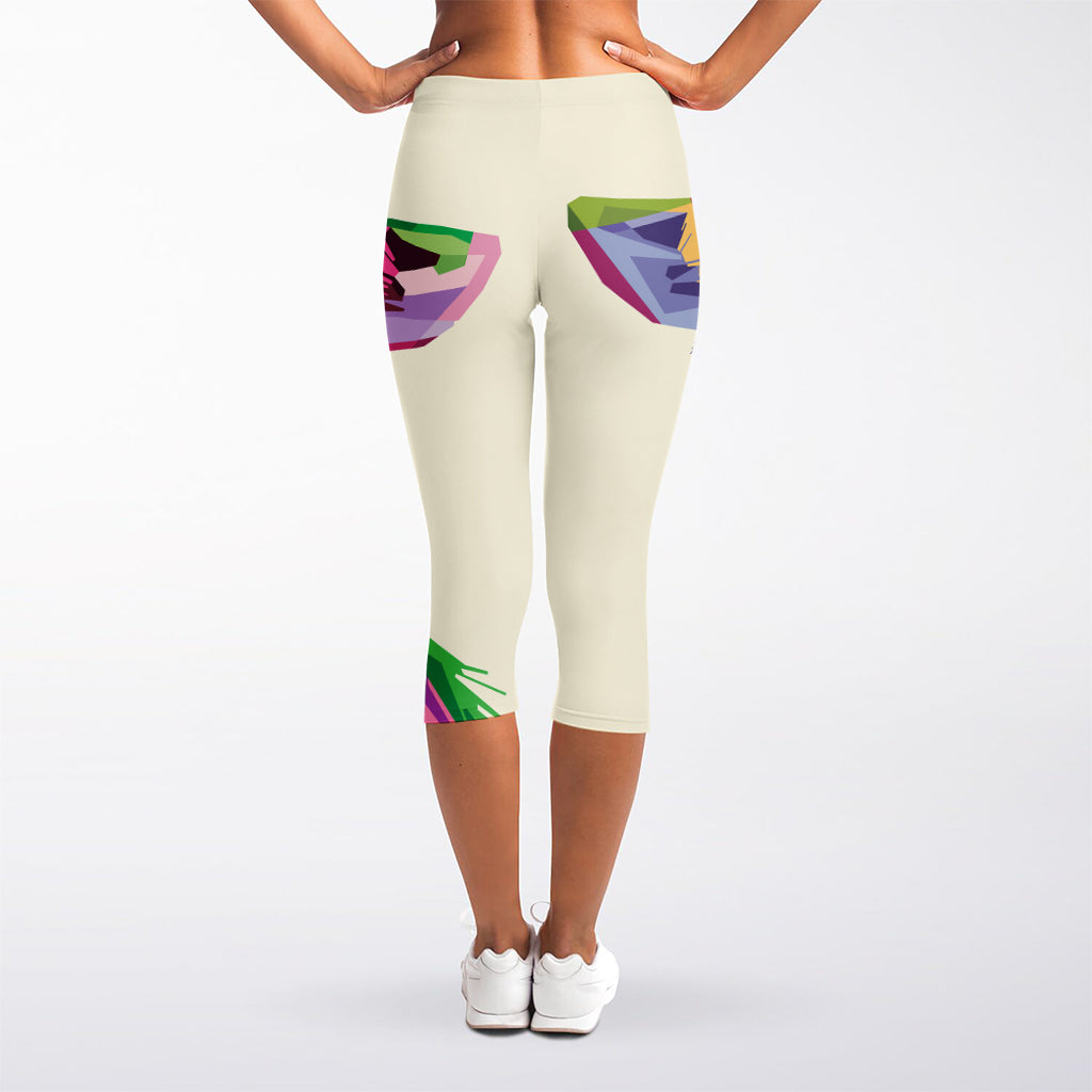 Colorful Giraffe Portrait Print Women's Capri Leggings