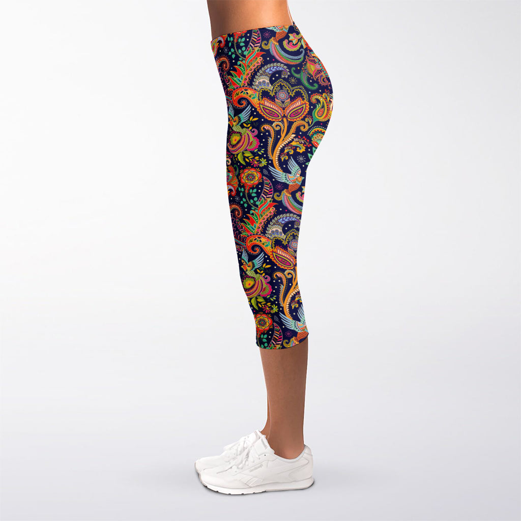 Colorful Indian Paisley Pattern Print Women's Capri Leggings