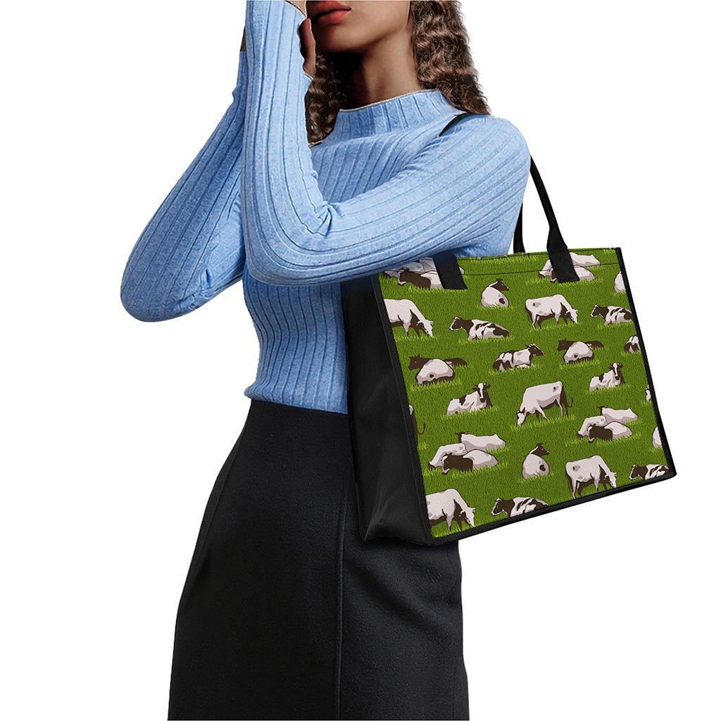 Cow On Green Grass Pattern Print Canvas Tote Bag