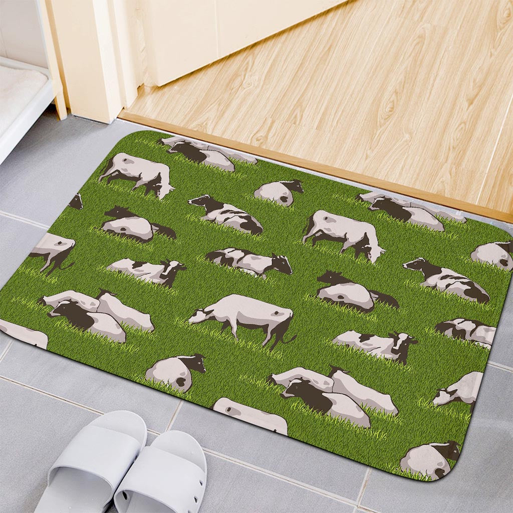 Cow On Green Grass Pattern Print Indoor Door Mat