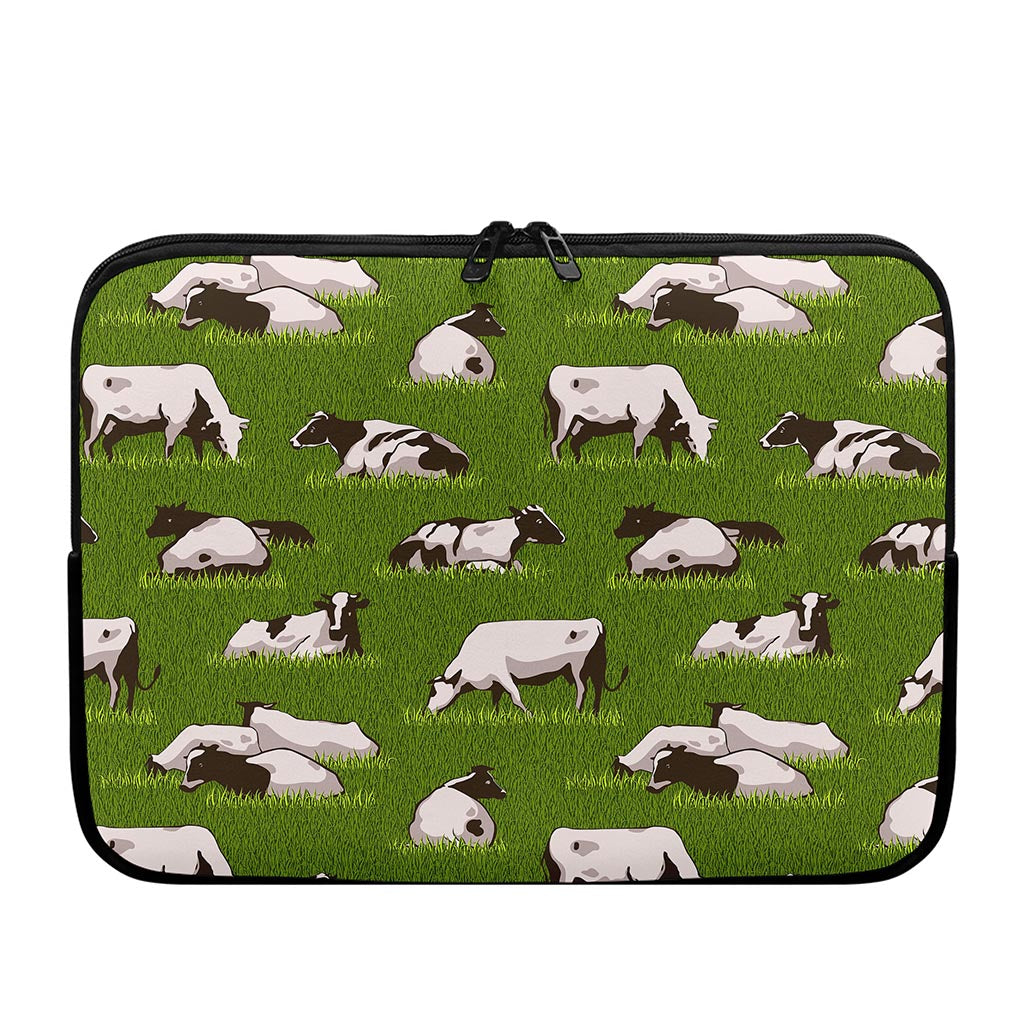 Cow On Green Grass Pattern Print Laptop Sleeve