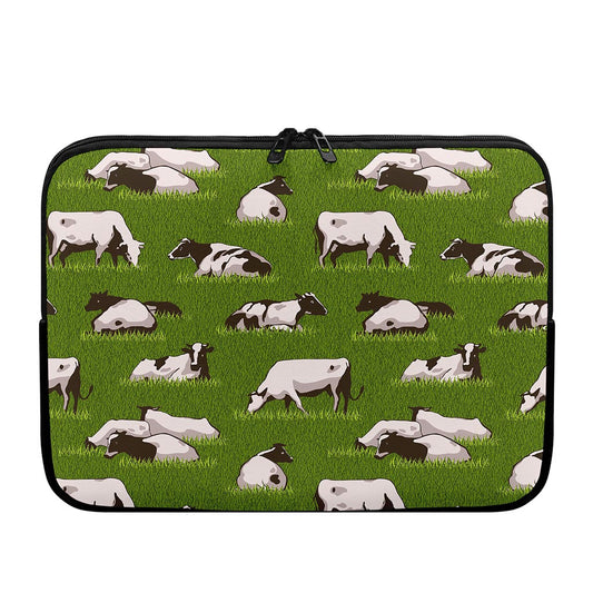 Cow On Green Grass Pattern Print Laptop Sleeve