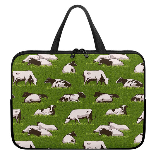 Cow On Green Grass Pattern Print Laptop Sleeve With Handle