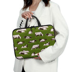 Cow On Green Grass Pattern Print Laptop Sleeve With Handle