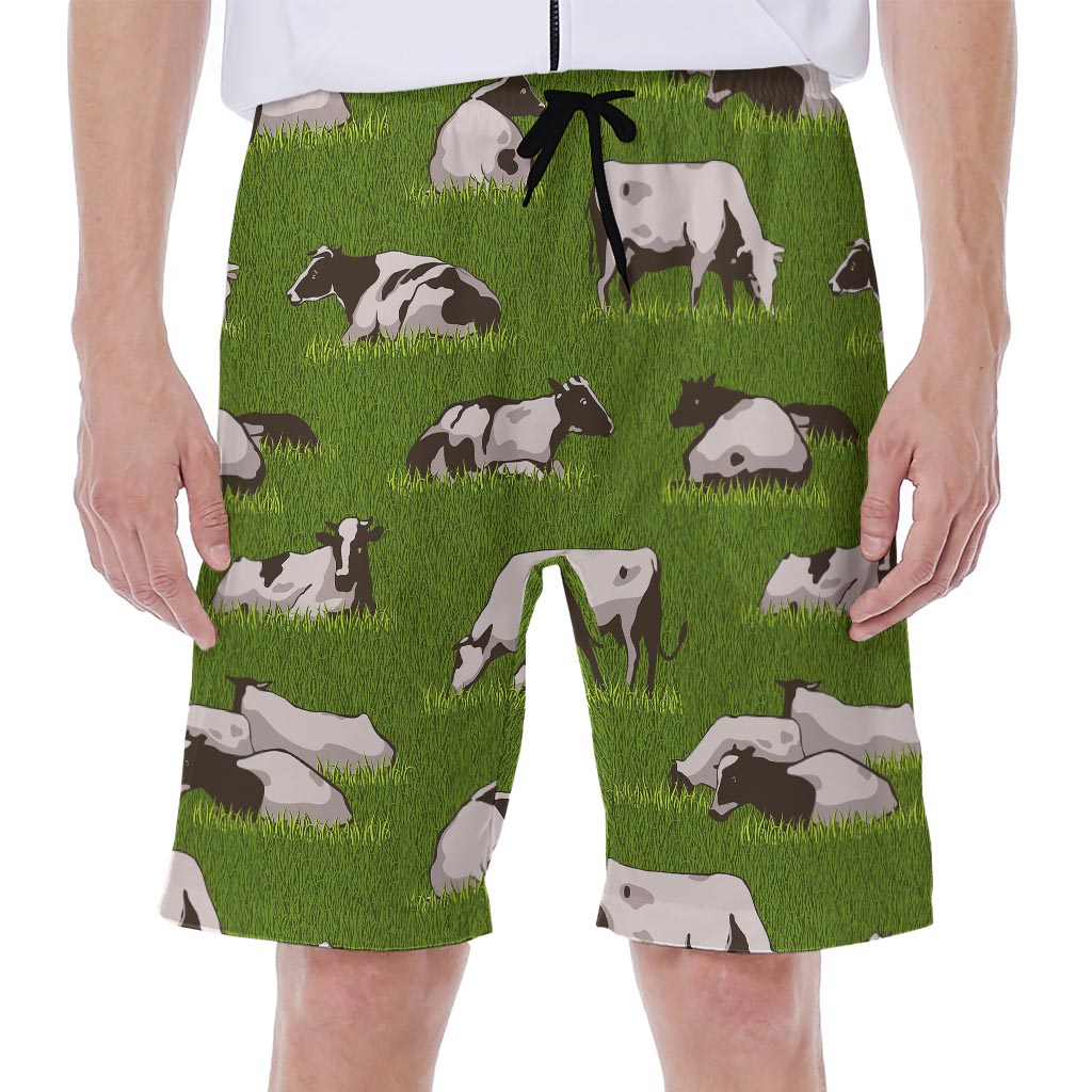 Cow On Green Grass Pattern Print Men's Beach Shorts