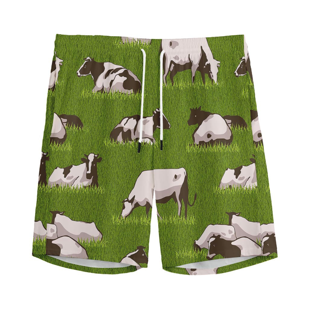 Cow On Green Grass Pattern Print Men's Sports Shorts
