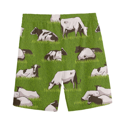 Cow On Green Grass Pattern Print Men's Sports Shorts