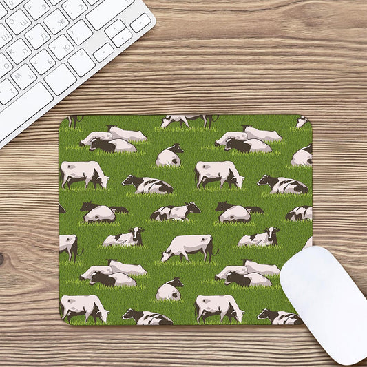 Cow On Green Grass Pattern Print Mouse Pad