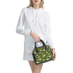 Cow On Green Grass Pattern Print Shoulder Handbag
