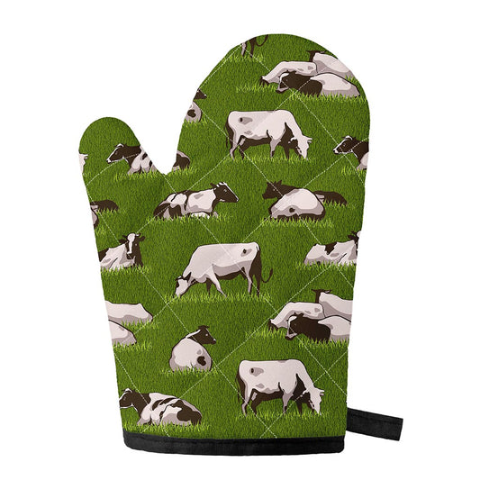 Cow On Green Grass Pattern Print Single Oven Mitt