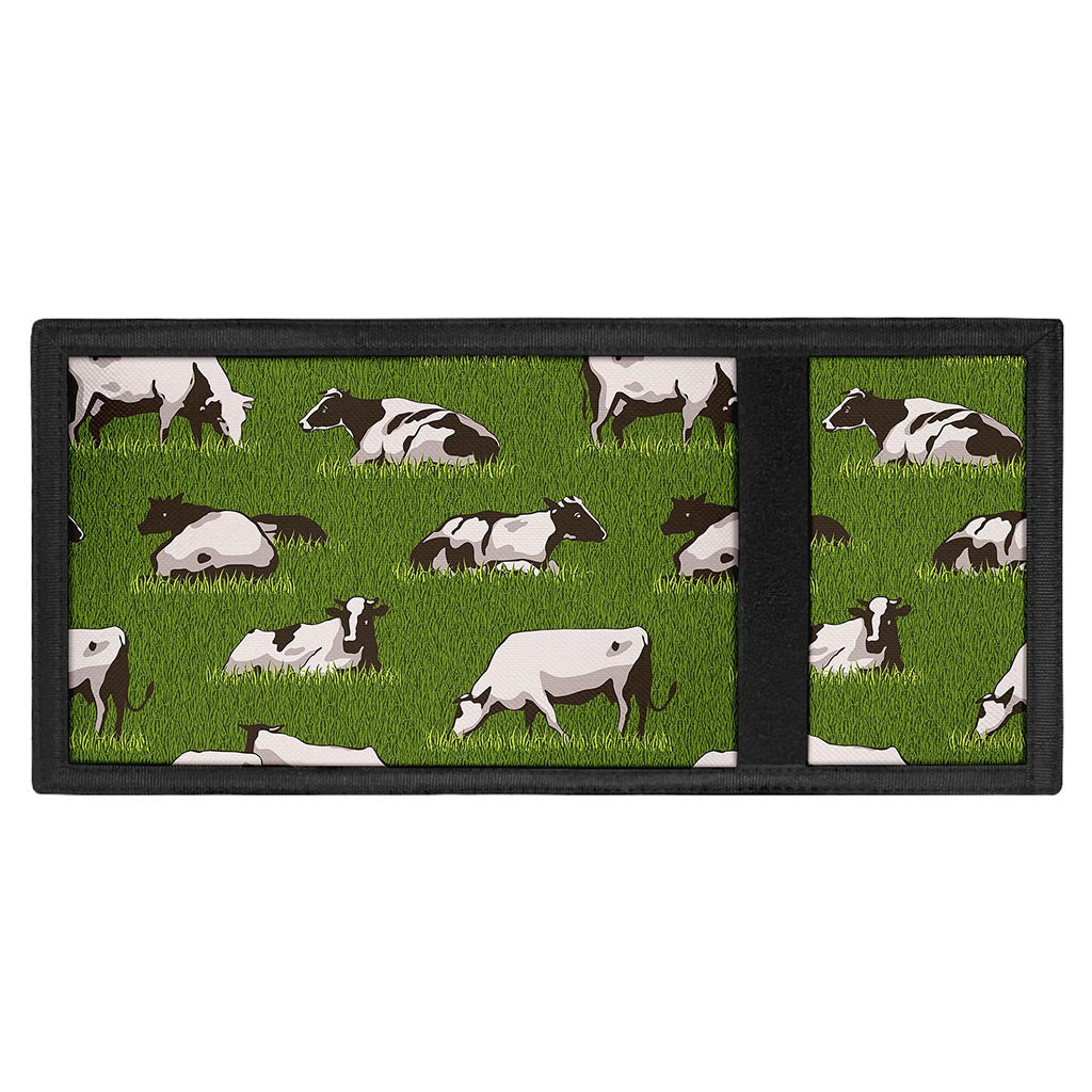 Cow On Green Grass Pattern Print Trifold Wallet