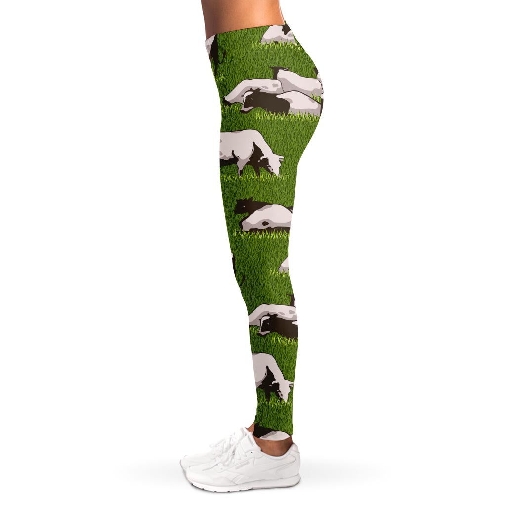 Cow On Green Grass Pattern Print Women's Leggings