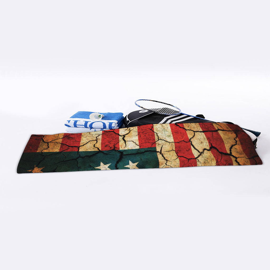 Cracked American Flag Print Sports Towel