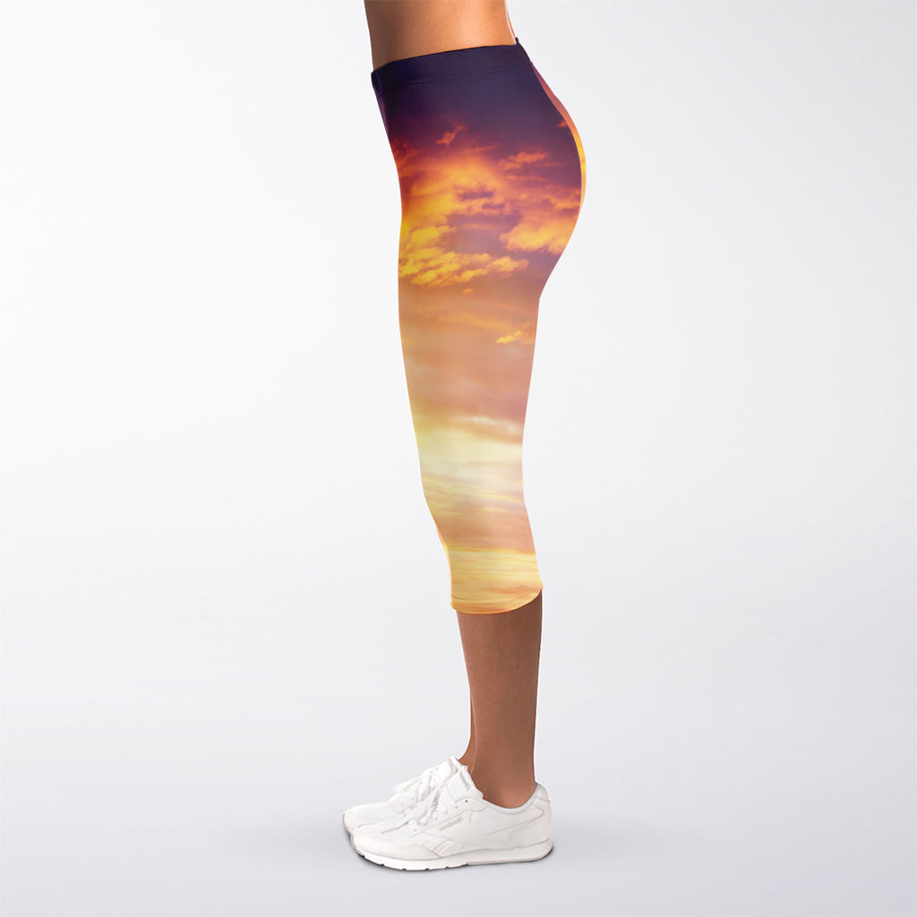 Crucifixion Of Jesus Christ Print Women's Capri Leggings