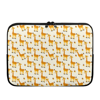 Cute Baby Giraffe Pattern Print Laptop Sleeve