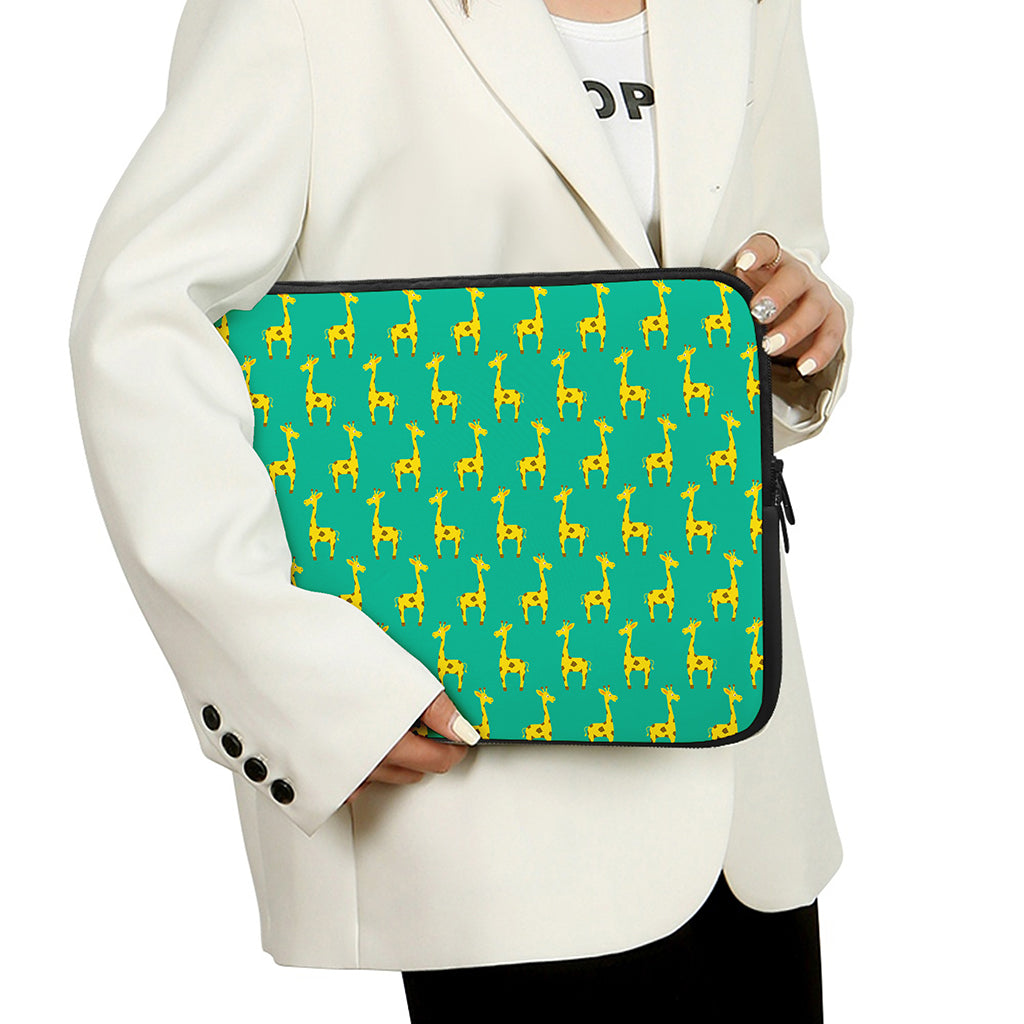 Cute Cartoon Giraffe Pattern Print Laptop Sleeve