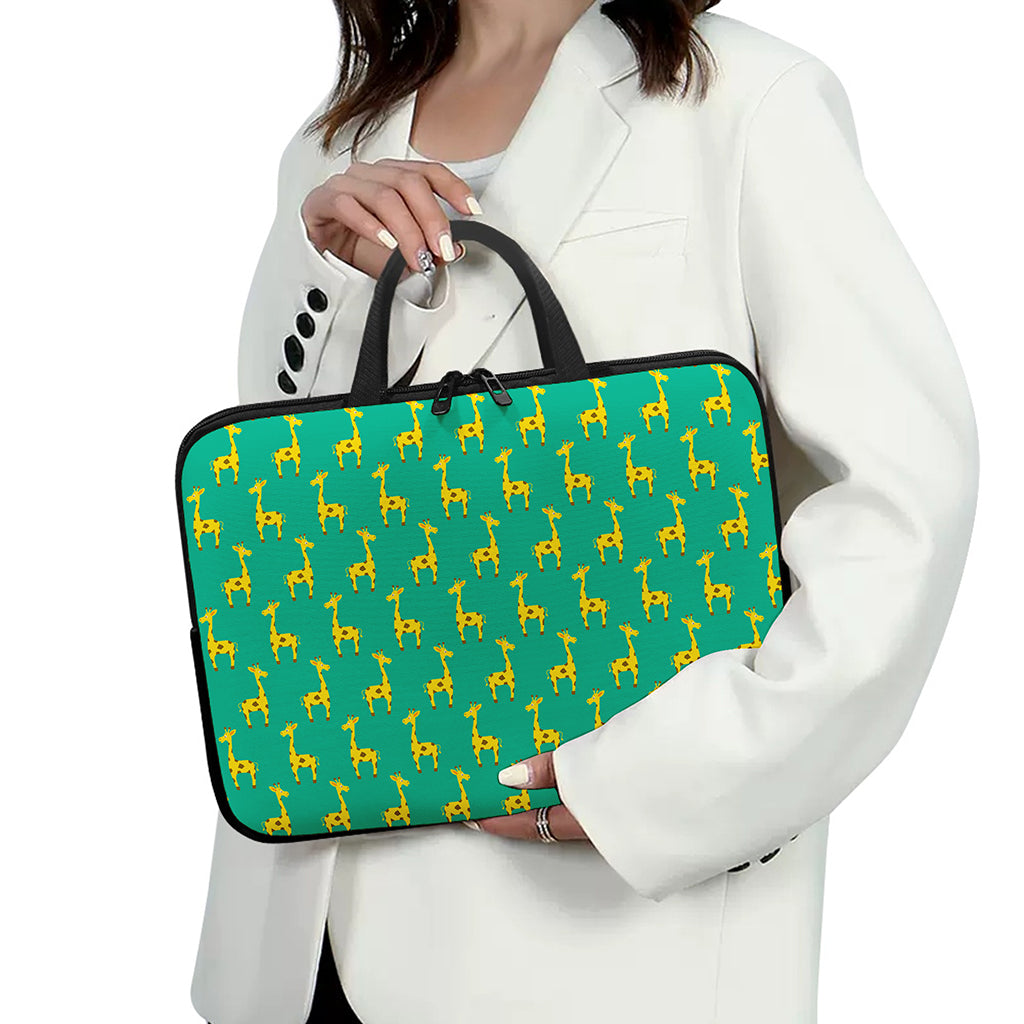 Cute Cartoon Giraffe Pattern Print Laptop Sleeve With Handle
