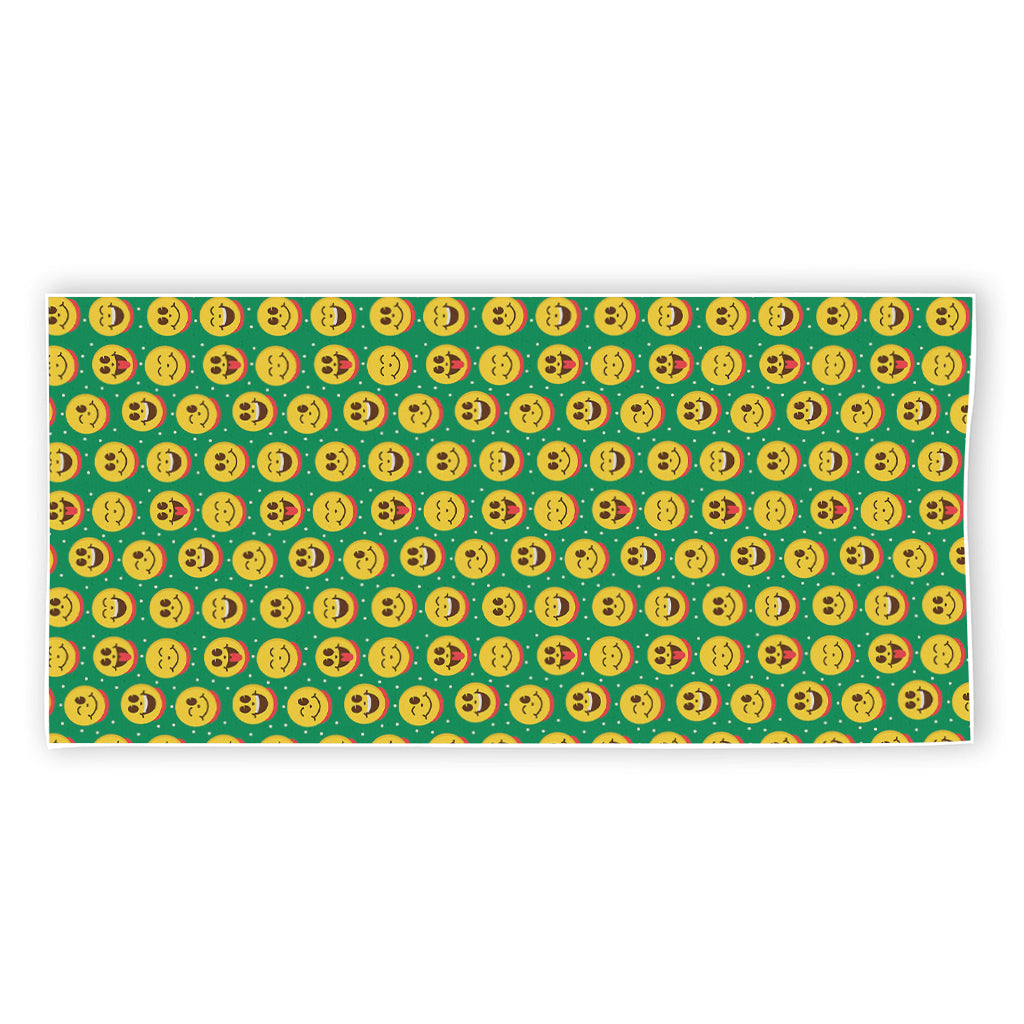 Cute Christmas Emoji Pattern Print Beach Towel