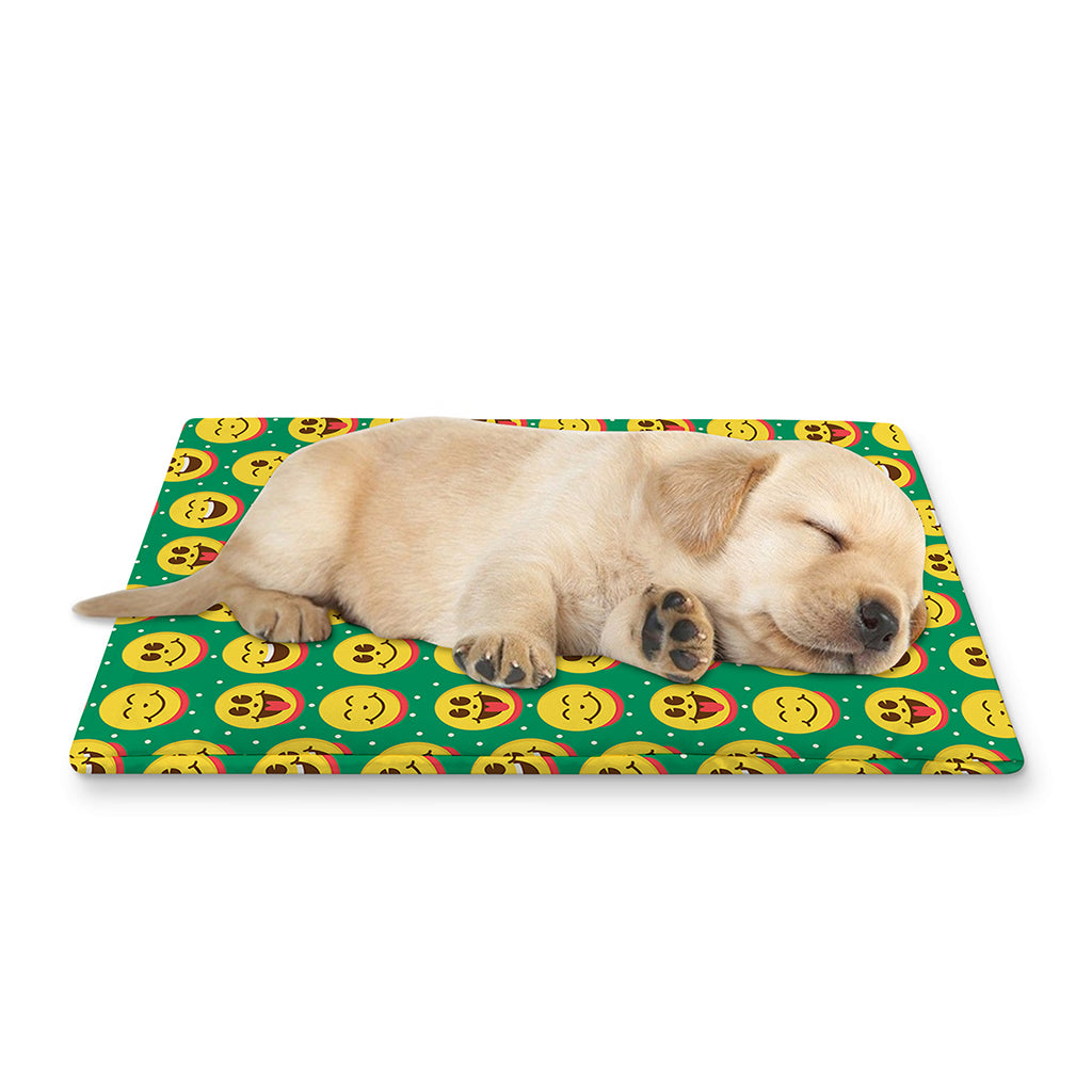 Cute Christmas Emoji Pattern Print Pet Cooling Mat Cover
