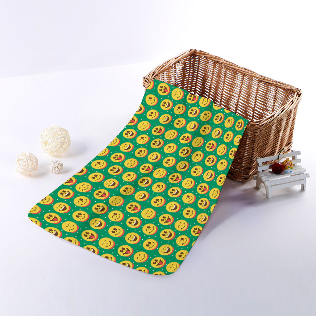 Cute Christmas Emoji Pattern Print Towel