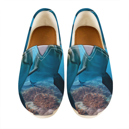 Cute Dolphins In The Ocean Print Casual Shoes