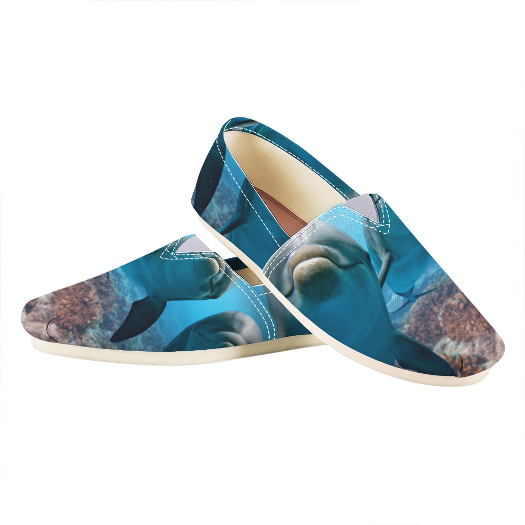 Cute Dolphins In The Ocean Print Casual Shoes