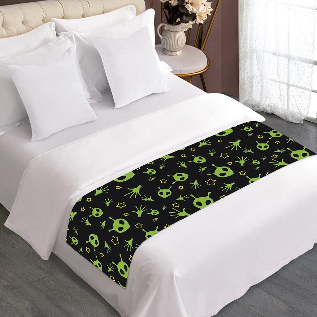 Cute Green Alien Pattern Print Bed Runner