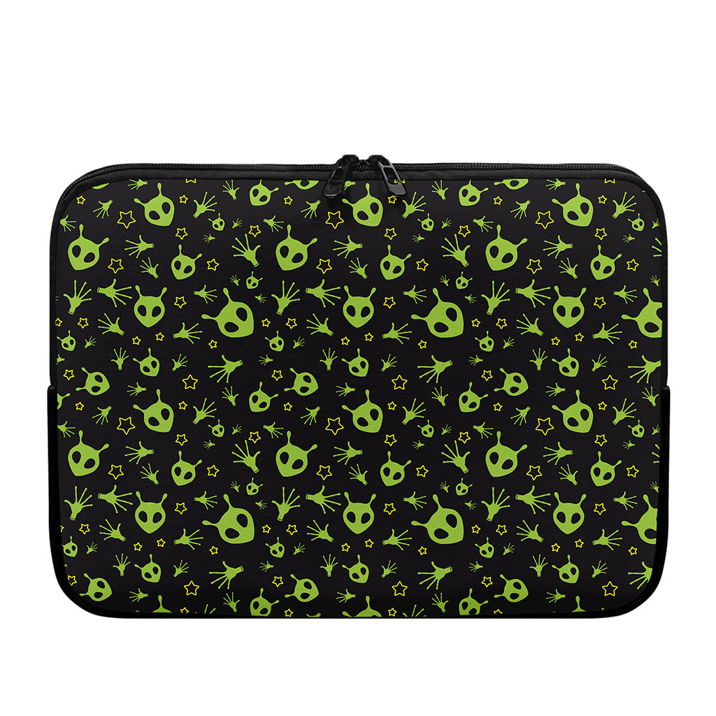 Cute Green Alien Pattern Print Laptop Sleeve