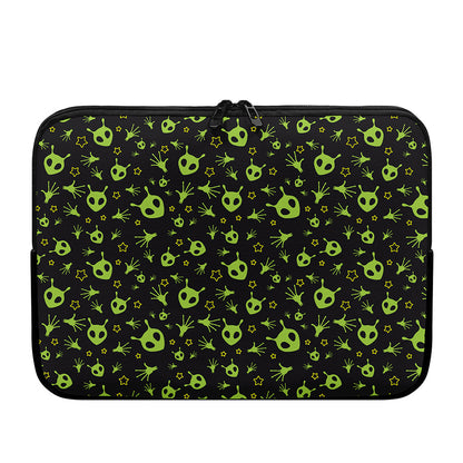 Cute Green Alien Pattern Print Laptop Sleeve