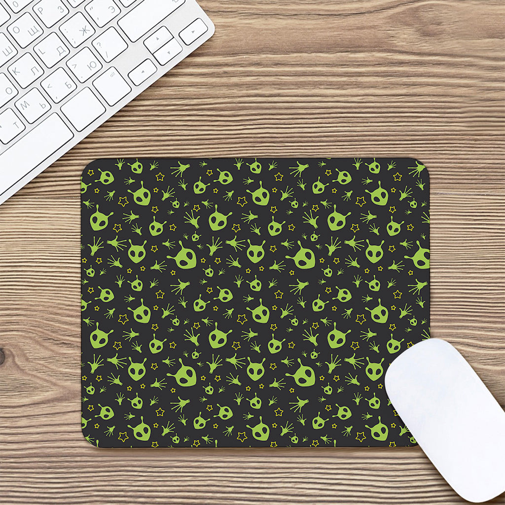 Cute Green Alien Pattern Print Mouse Pad