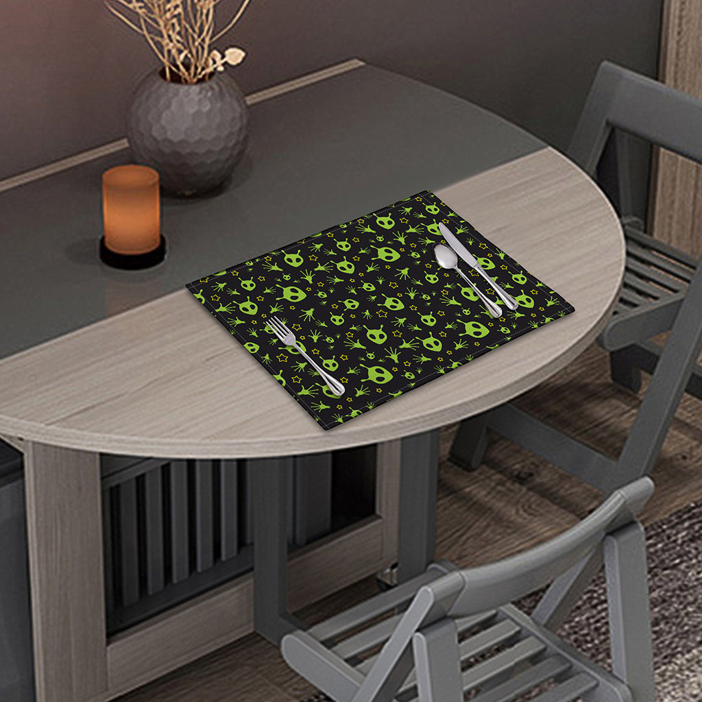 Cute Green Alien Pattern Print Placemat