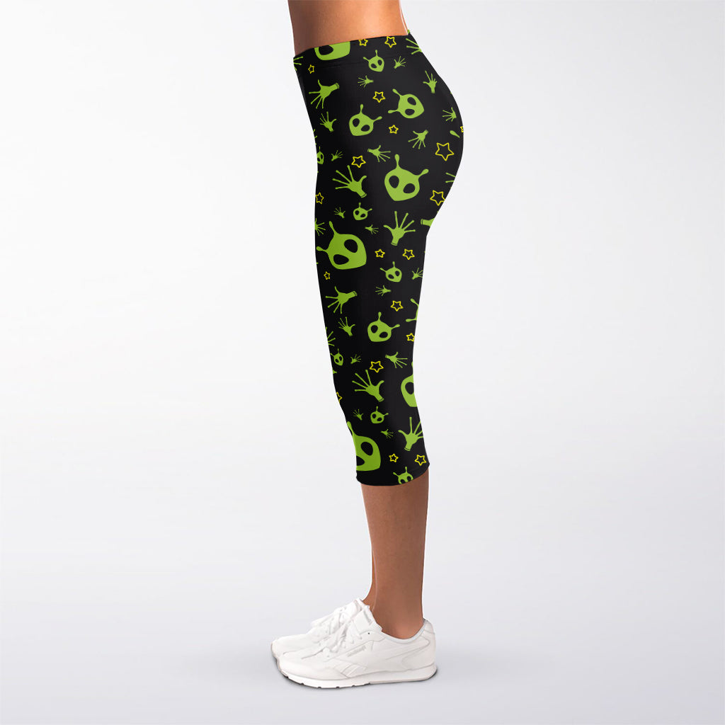 Cute Green Alien Pattern Print Women's Capri Leggings