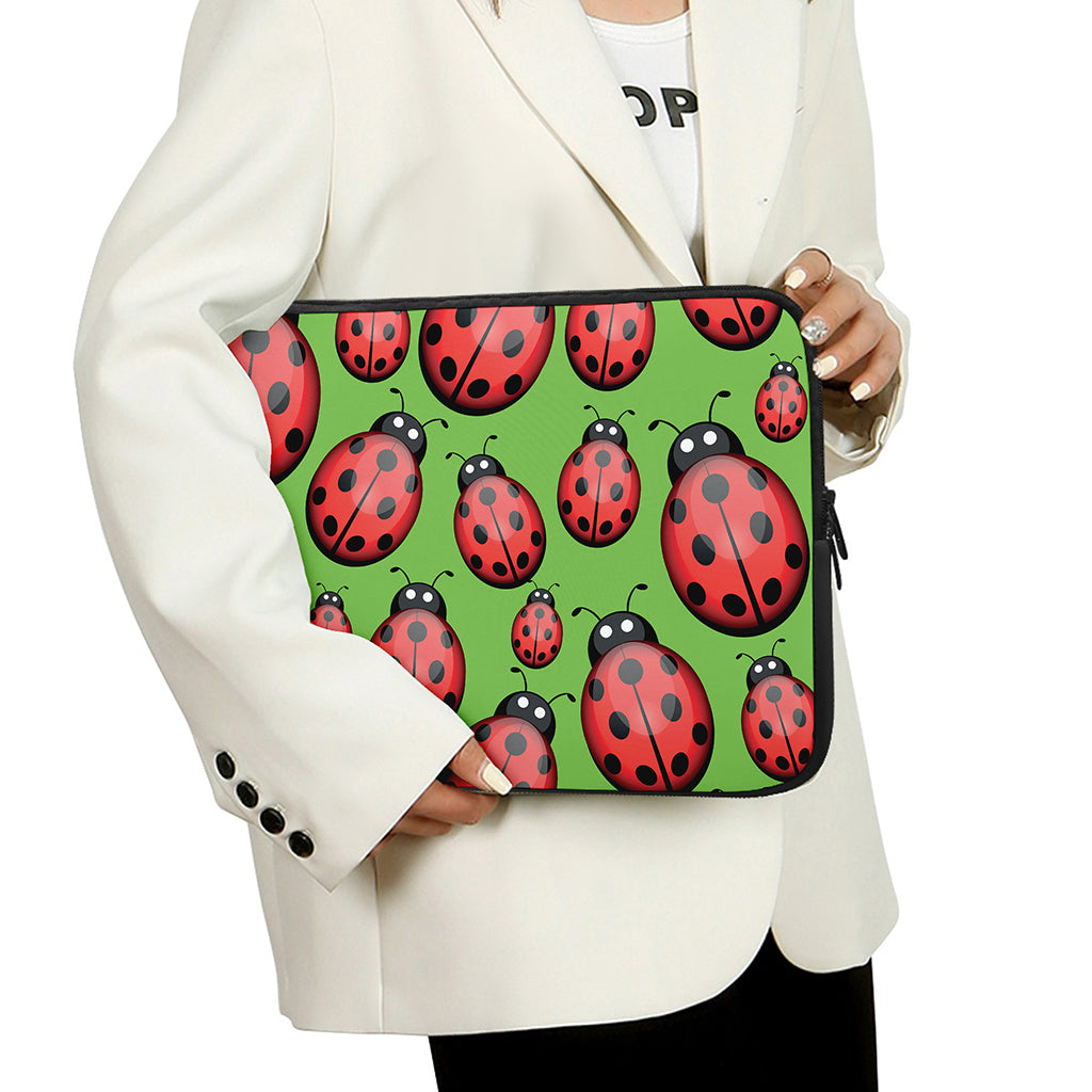 Cute Ladybug Pattern Print Laptop Sleeve