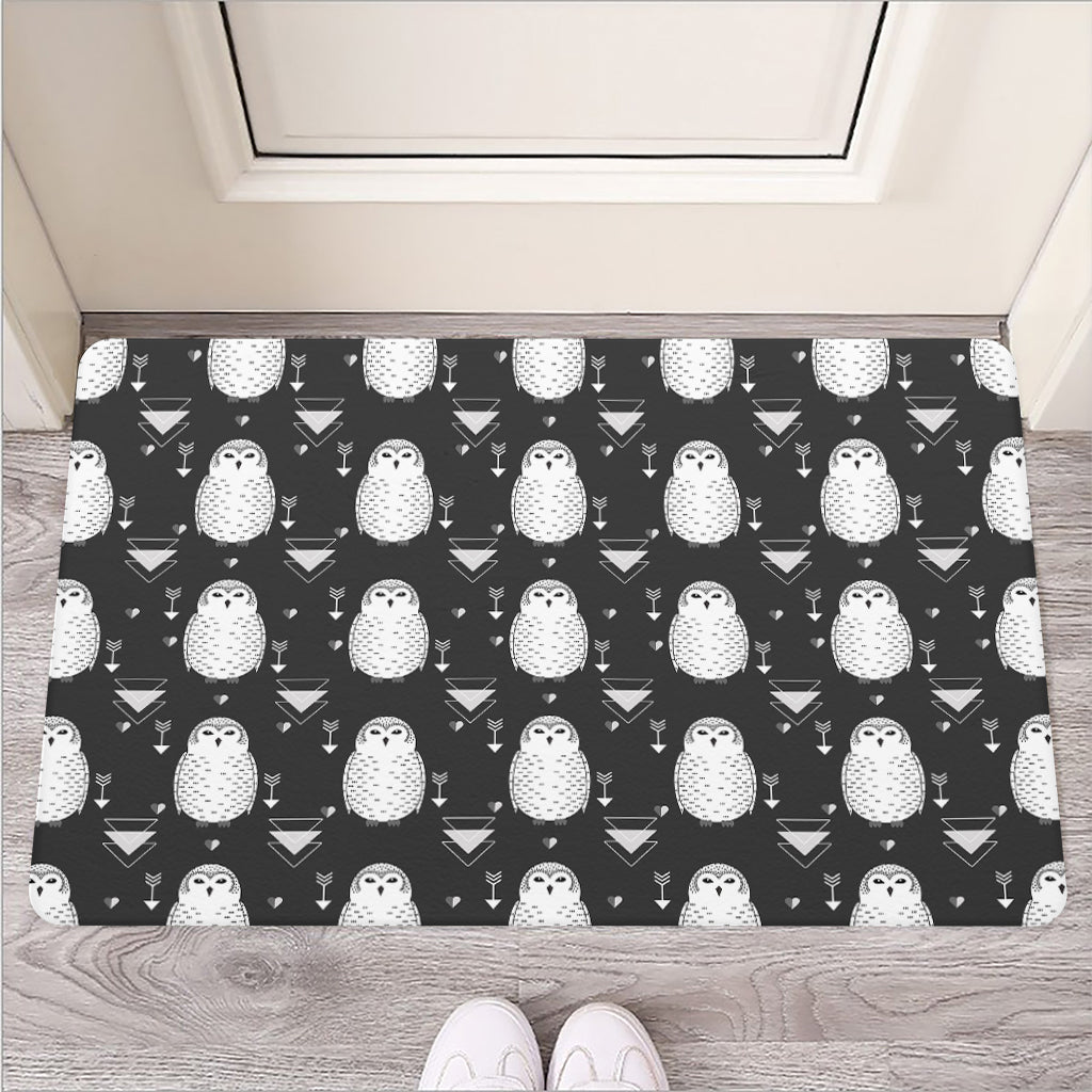 Cute White And Grey Owl Pattern Print Rubber Doormat