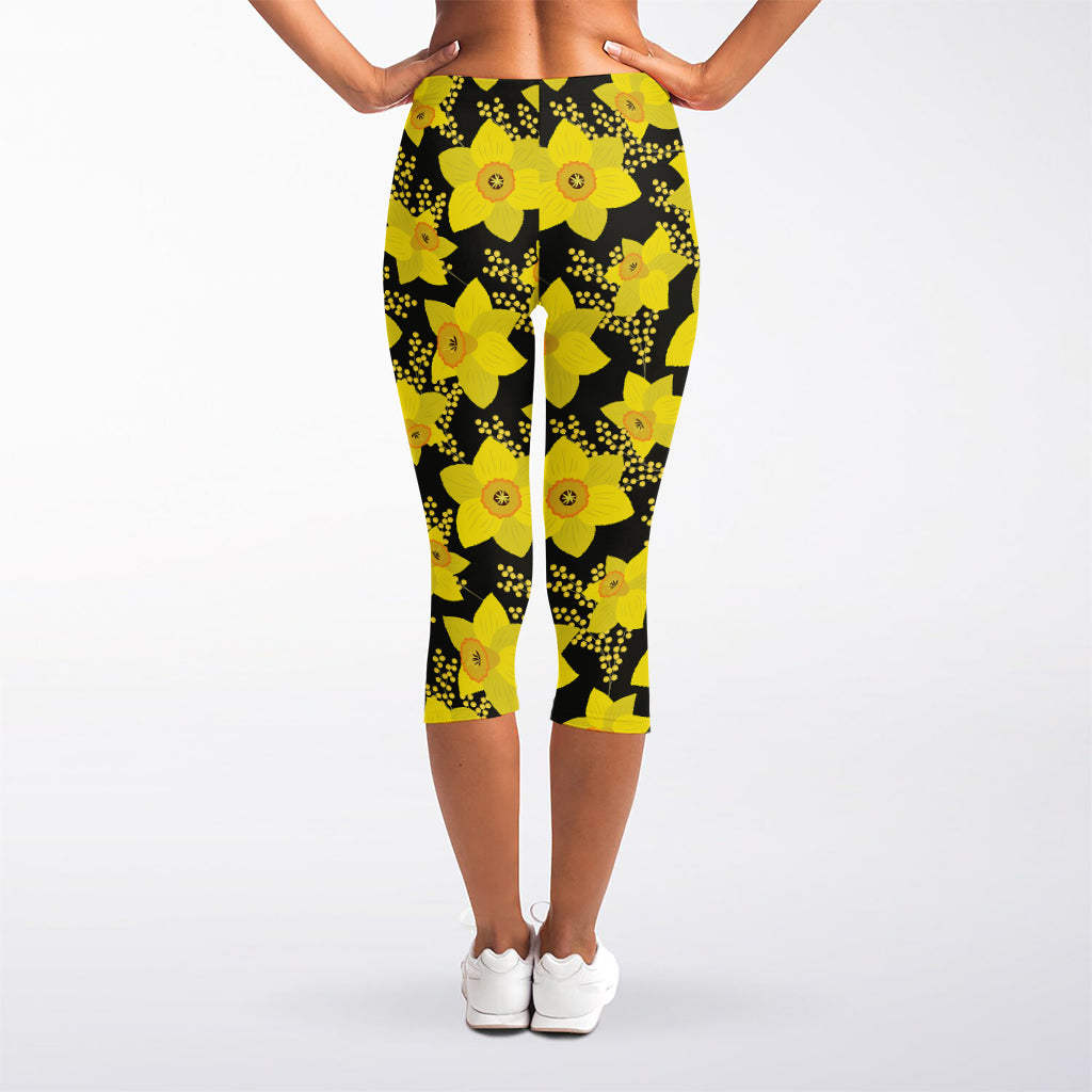 Daffodil And Mimosa Pattern Print Women's Capri Leggings