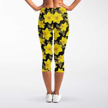 Daffodil And Mimosa Pattern Print Women's Capri Leggings