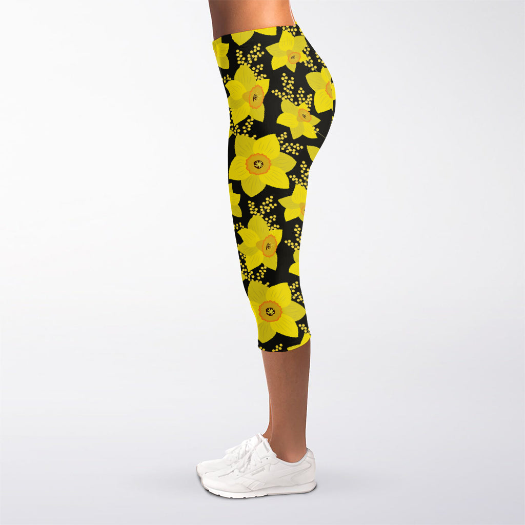 Daffodil And Mimosa Pattern Print Women's Capri Leggings
