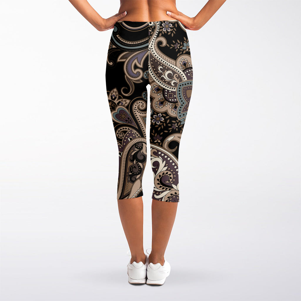 Dark Brown Paisley Pattern Print Women's Capri Leggings