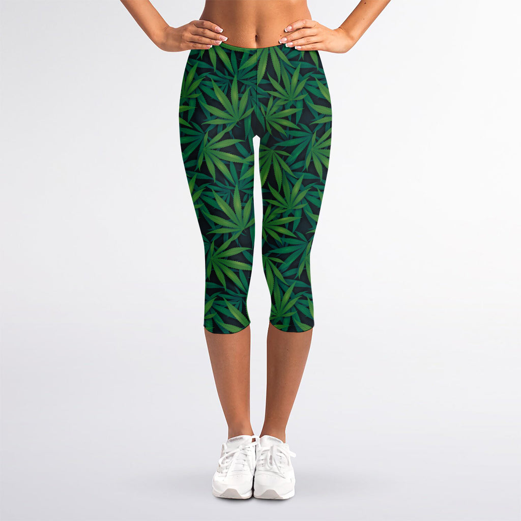Dark Green Hemp Pattern Print Women's Capri Leggings