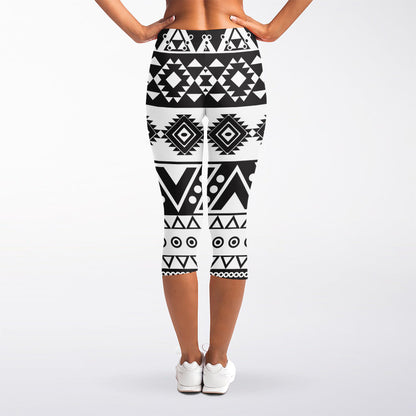 Dark Grey Aztec Pattern Print Women's Capri Leggings