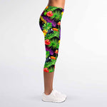 Dark Hawaiian Tropical Pattern Print Women's Capri Leggings