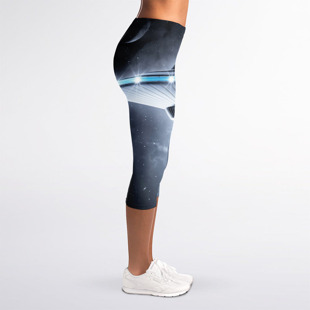 Dark Night UFO Print Women's Capri Leggings