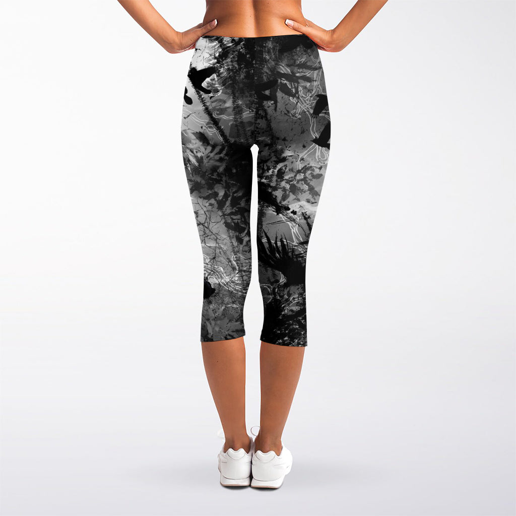 Dark Samurai Warrior Print Women's Capri Leggings