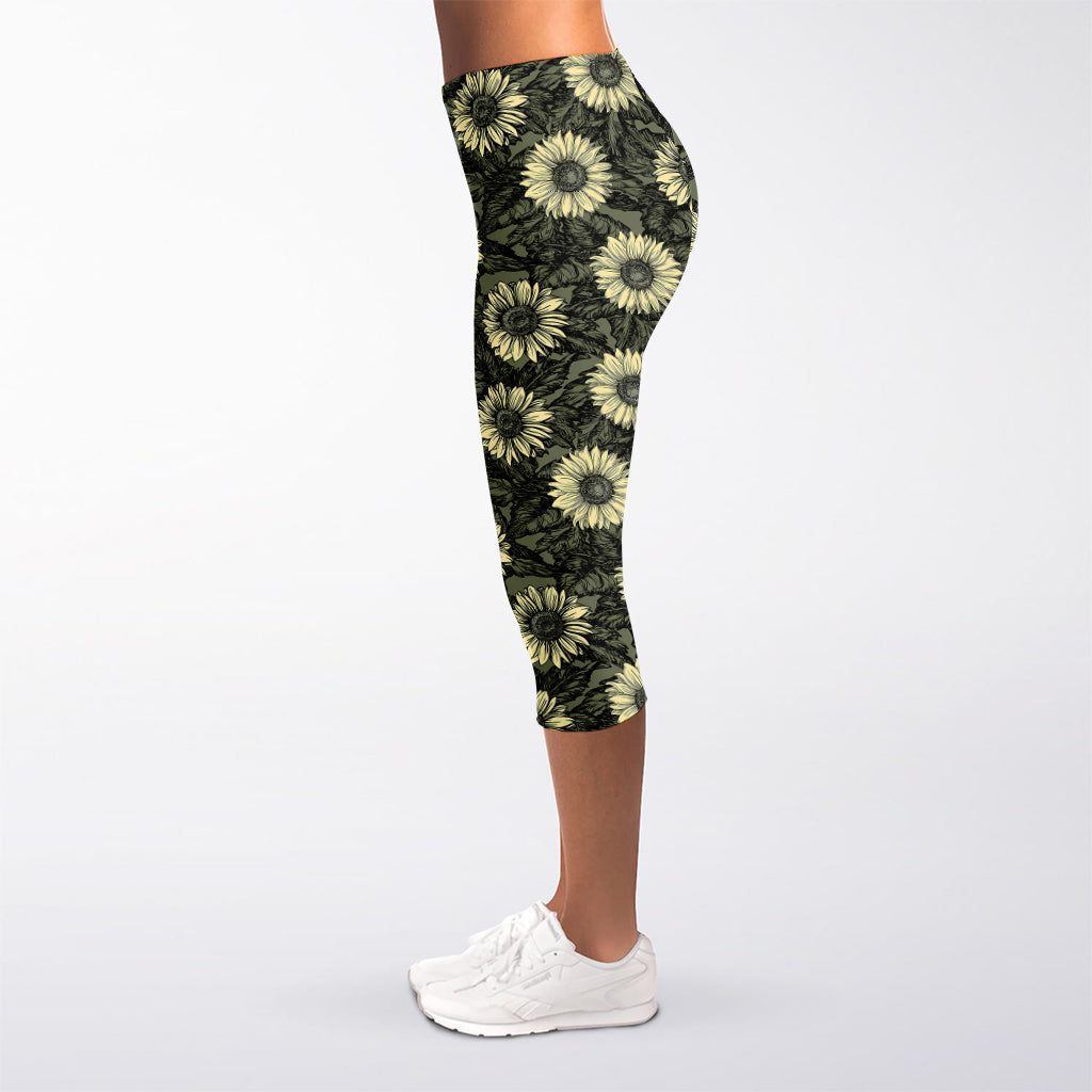 Dark Sunflower Pattern Print Women's Capri Leggings