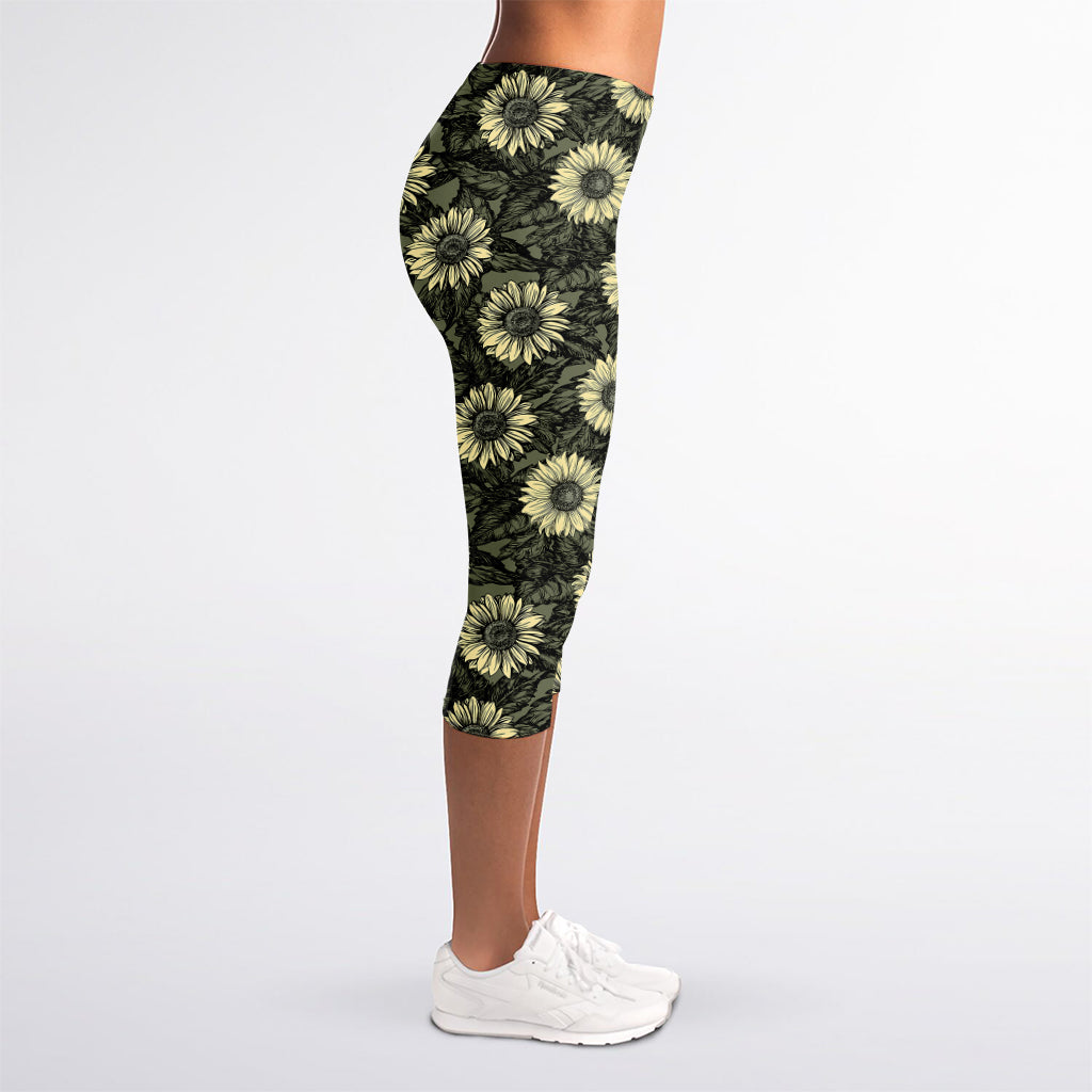 Dark Sunflower Pattern Print Women's Capri Leggings