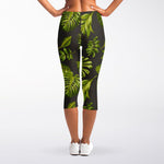 Dark Tropical Leaf Pattern Print Women's Capri Leggings