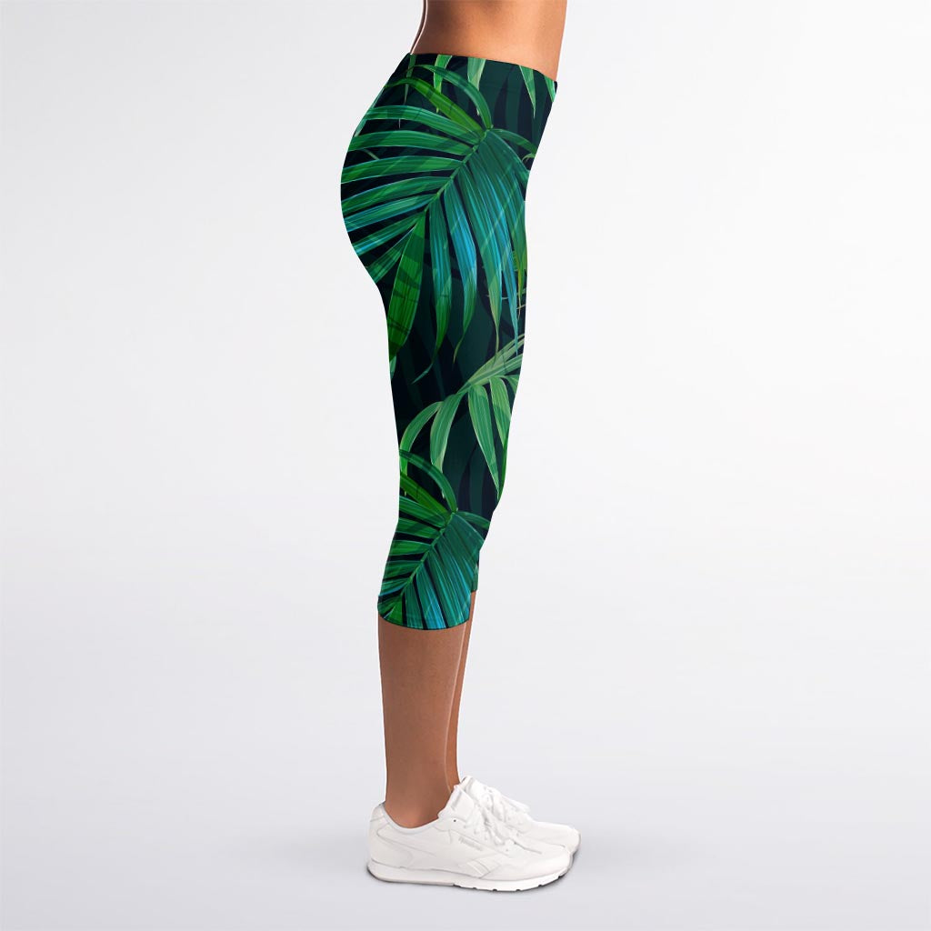 Dark Tropical Palm Leaves Pattern Print Women's Capri Leggings
