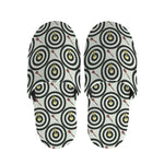 Dartboard Cartoon Pattern Print Slippers