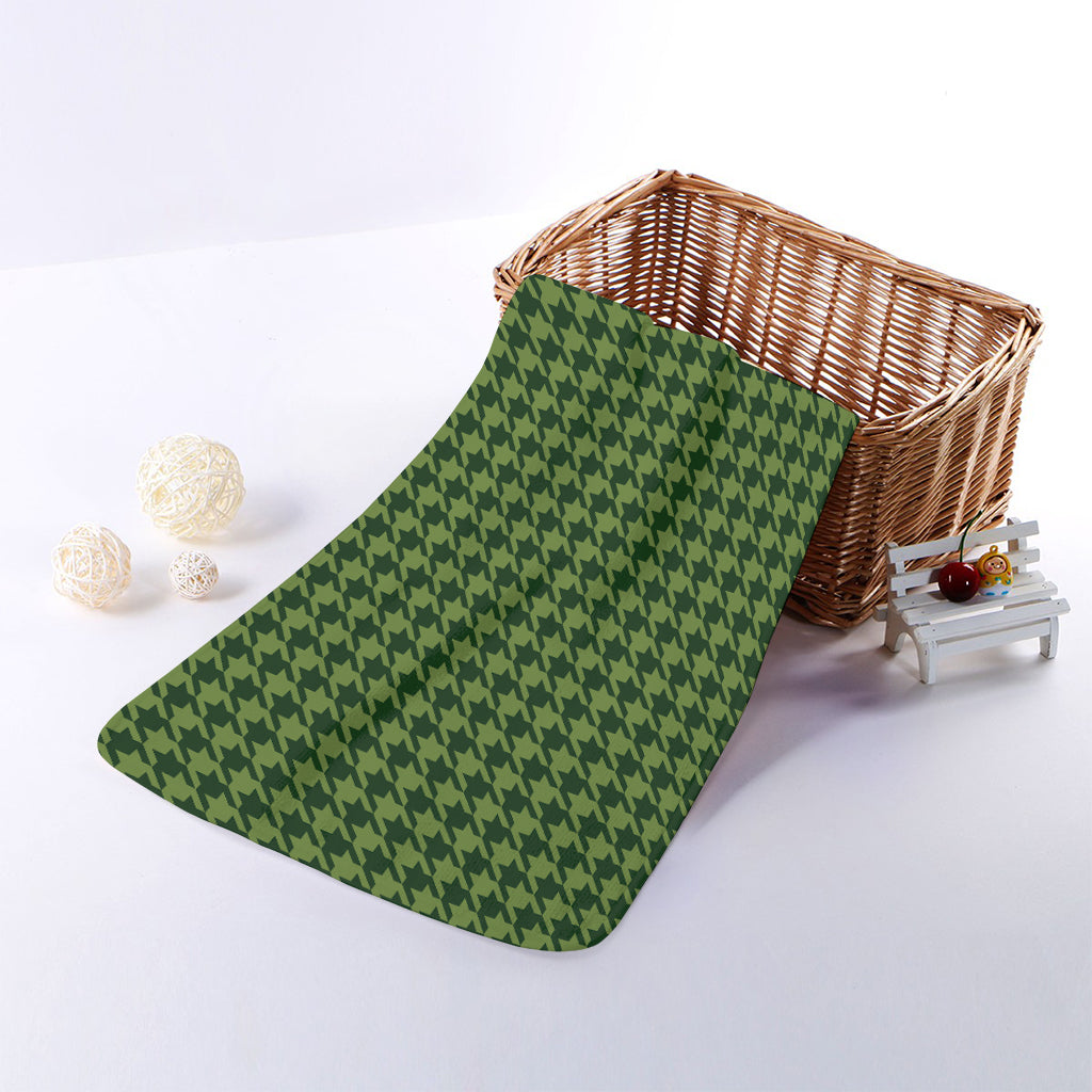 Deep Green Houndstooth Pattern Print Towel