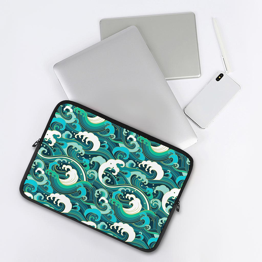 Deep Sea Wave Surfing Pattern Print Laptop Sleeve